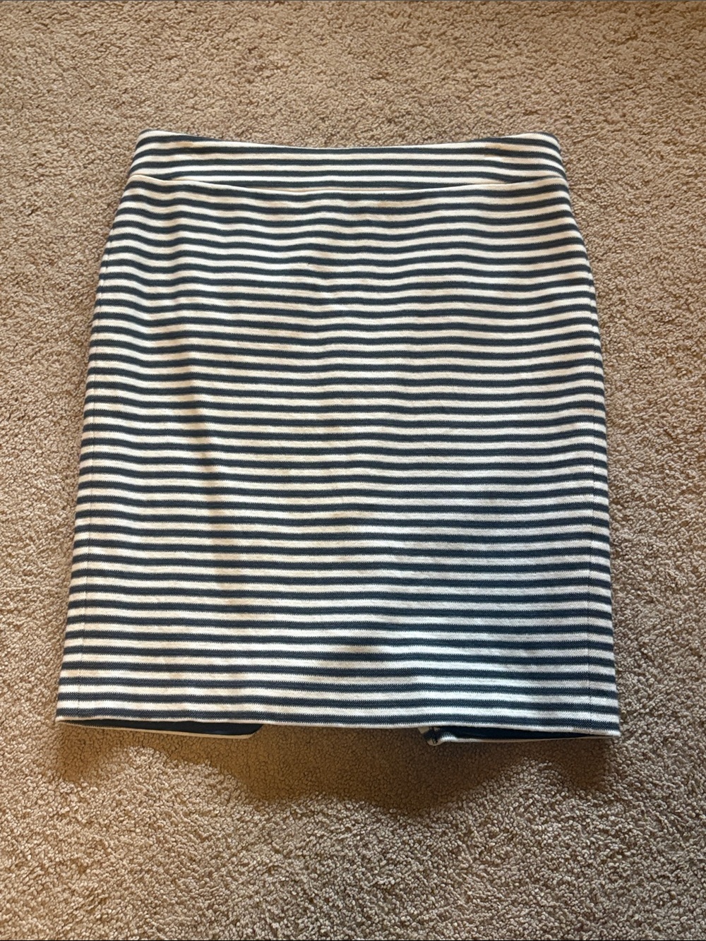Ann Taylor Navy and White Striped Pencil Skirt size 6